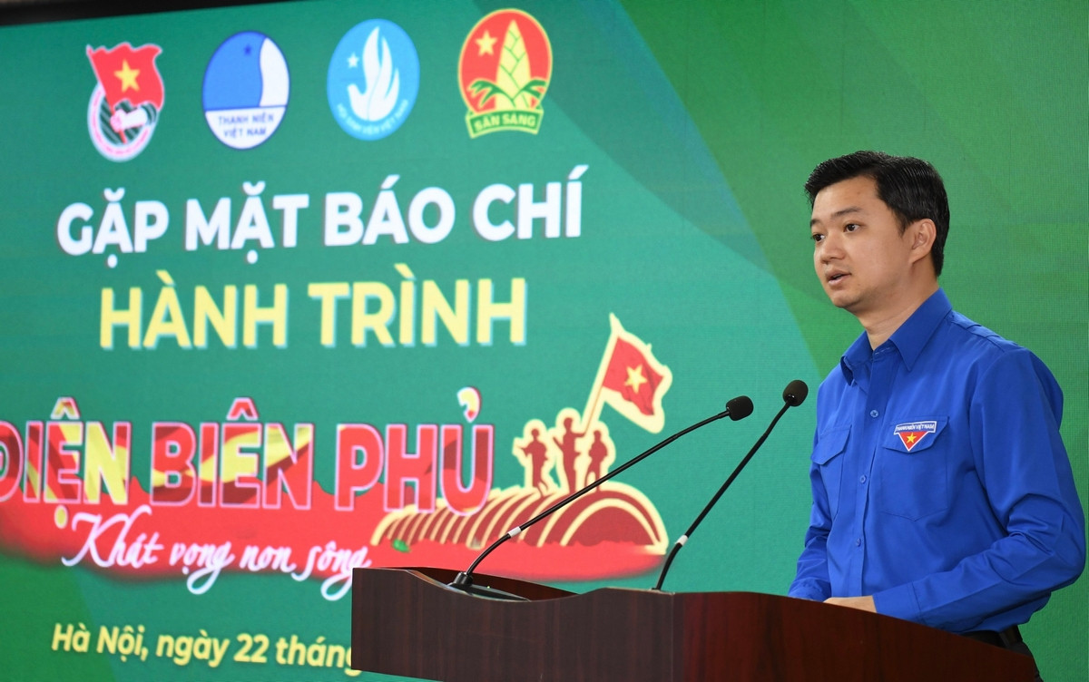 Đồng chí Nguyễn Minh Triết - Bí thư T.Ư Đoàn, Chủ tịch Hội Sinh viên Việt Nam khẳng định, đây là cơ hội để giáo dục cho đoàn viên, thanh thiếu nhi Việt Nam trong và ngoài nước về ý nghĩa của Chiến thắng Điện Biên Phủ. Đồng chí Nguyễn Minh Triết - Bí thư T.Ư Đoàn, Chủ tịch Hội Sinh viên Việt Nam khẳng định, đây là cơ hội để giáo dục cho đoàn viên, thanh thiếu nhi Việt Nam trong và ngoài nước về ý nghĩa của Chiến thắng Điện Biên Phủ.