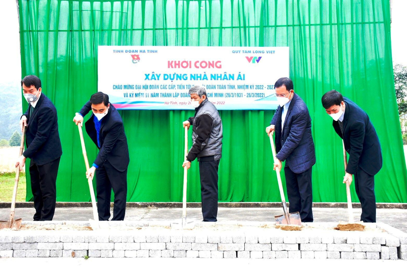 Sôi động Tháng Thanh niên khu vực miền Trung: Màu áo xanh "phủ sóng" ở nhiều địa phương ảnh 4 Sôi động Tháng Thanh niên khu vực miền Trung: Màu áo xanh "phủ sóng" ở nhiều địa phương ảnh 4