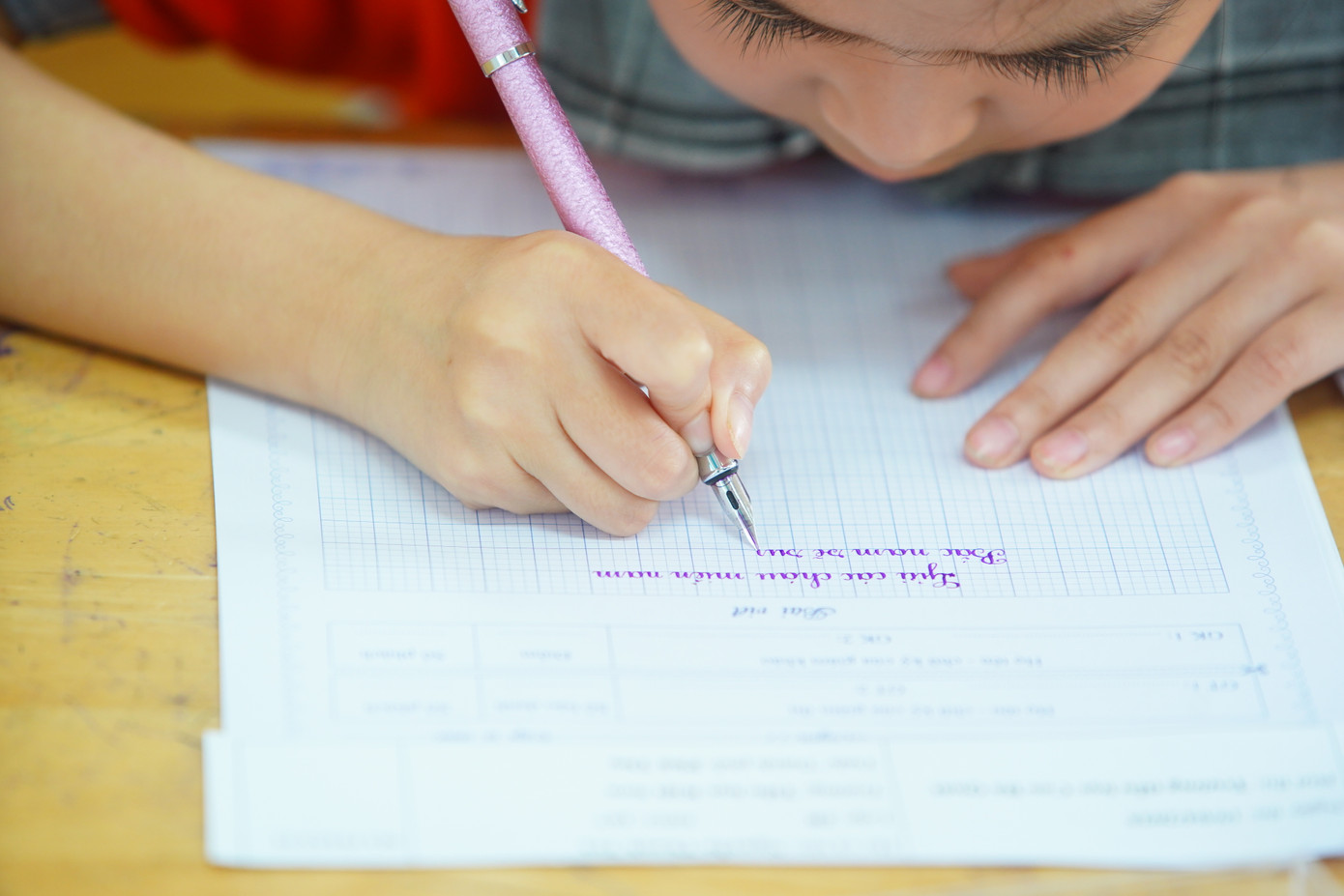 Hơn 500 thí sinh tham dự vòng Chung kết cuộc thi Chữ đẹp Việt - lần 2 vào sáng 19/4. Hơn 500 thí sinh tham dự vòng Chung kết cuộc thi Chữ đẹp Việt - lần 2 vào sáng 19/4.