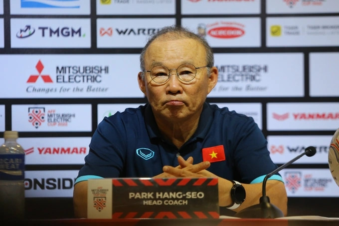 HLV Park Hang-Seo buồn bã khi đội tuyển Việt Nam thua Thái Lan. (Ảnh: Mạnh Quân) HLV Park Hang-Seo buồn bã khi đội tuyển Việt Nam thua Thái Lan. (Ảnh: Mạnh Quân)