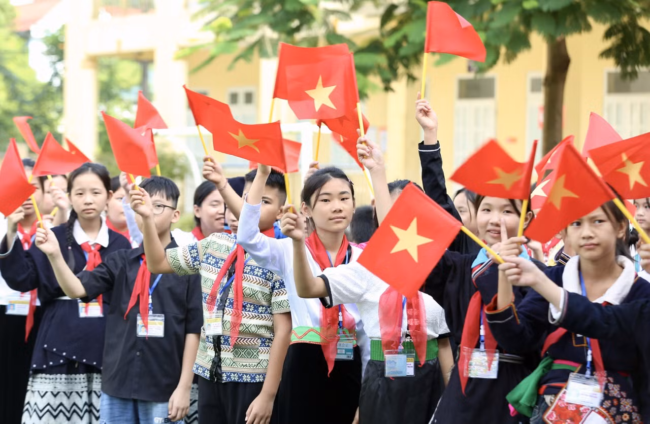 Tỉ lệ học sinh hoàn thành tốt nghiệp cấp Hai, cấp Ba gia tăng theo từng năm học. Học sinh của trường tham gia tích cực các phong trào Đoàn, Đội, cũng như các hoạt động của các cấp, ngành trên địa bàn huyện triển khai.