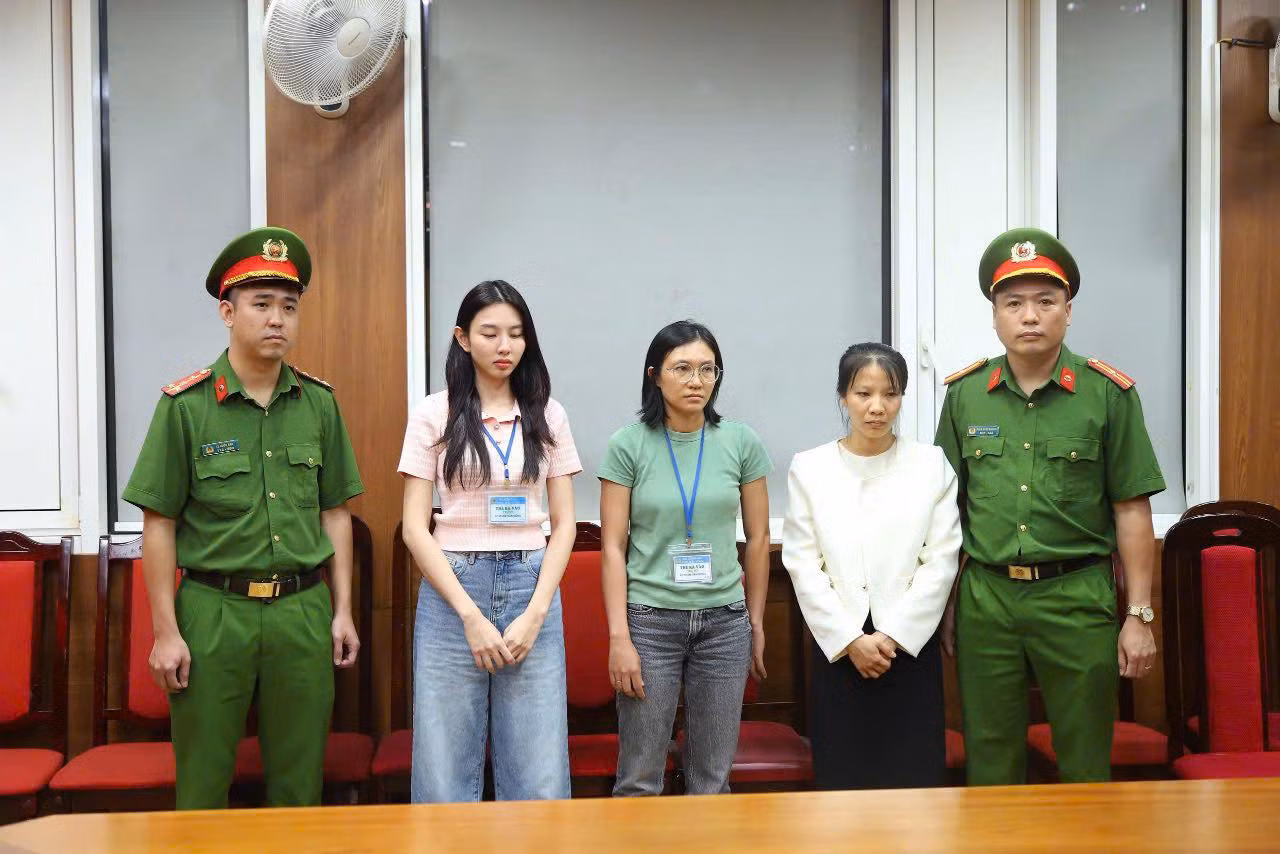 Bị can Nguyễn Thúc Thùy Tiên, Phạm Thị Diễm Trinh và Trần Thị Lệ Thu. (Ảnh: Bộ Công an) Bị can Nguyễn Thúc Thùy Tiên, Phạm Thị Diễm Trinh và Trần Thị Lệ Thu. (Ảnh: Bộ Công an)