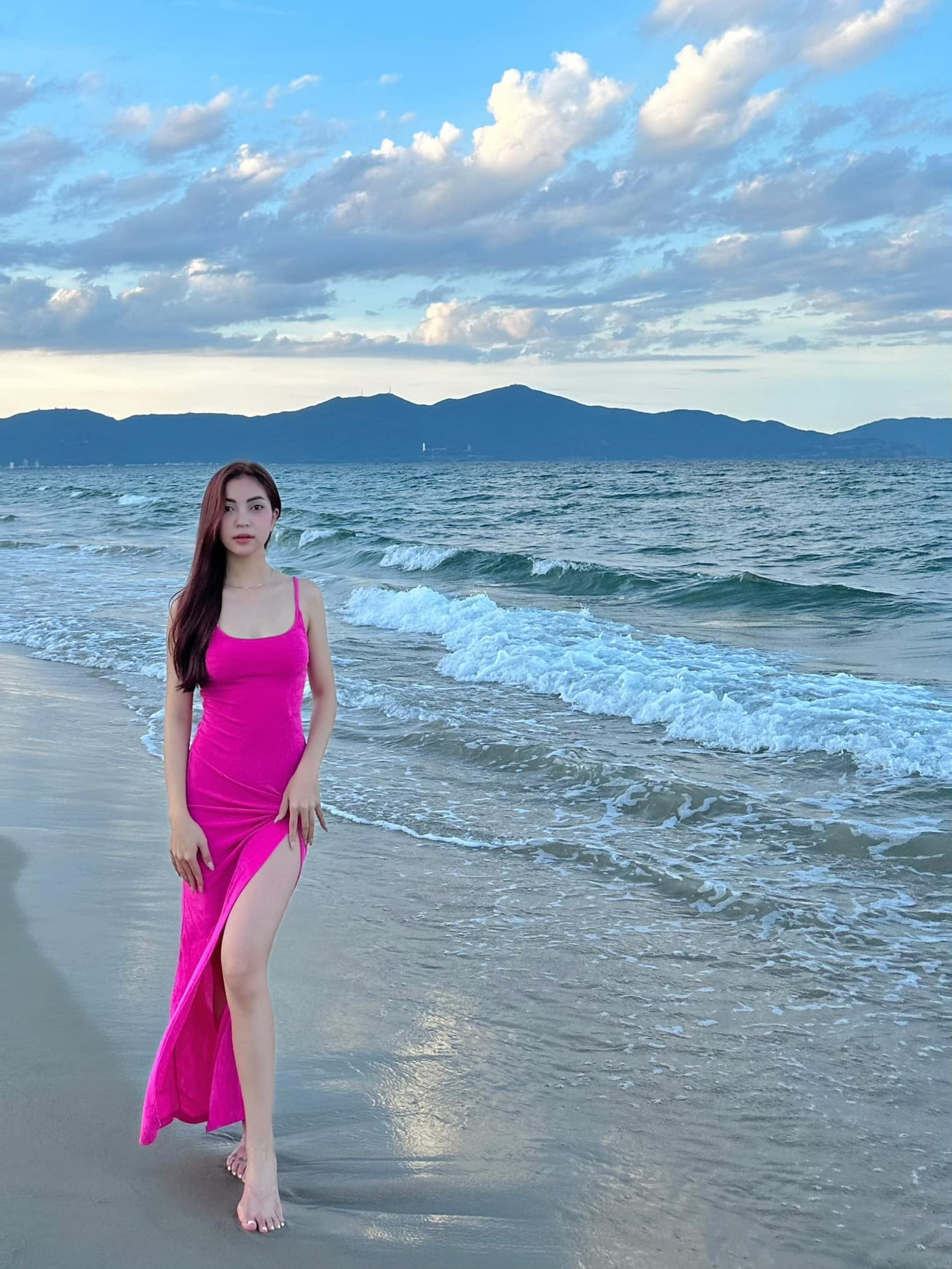 Hậu chia tay Quang Hải, nhan sắc của Nhật Lê ngày càng thăng hạng. Hậu chia tay Quang Hải, nhan sắc của Nhật Lê ngày càng thăng hạng.