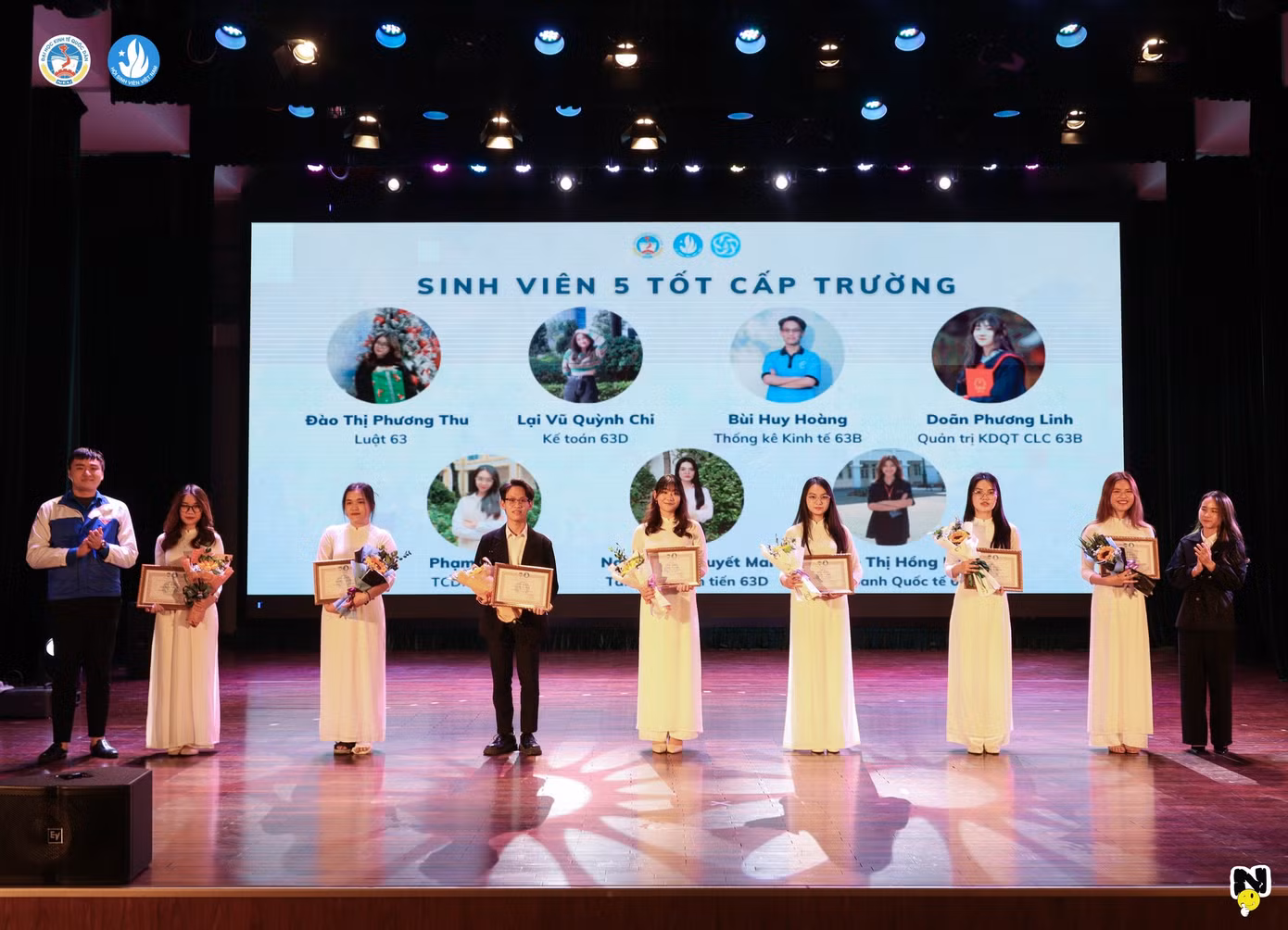 Vinh danh Sinh viên 5 Tốt.