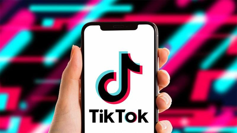 TikTok và Twitter đã cấm chia sẻ các phương tiện có thể lừa dối, gây nhầm lẫn cho mọi người. TikTok và Twitter đã cấm chia sẻ các phương tiện có thể lừa dối, gây nhầm lẫn cho mọi người.
