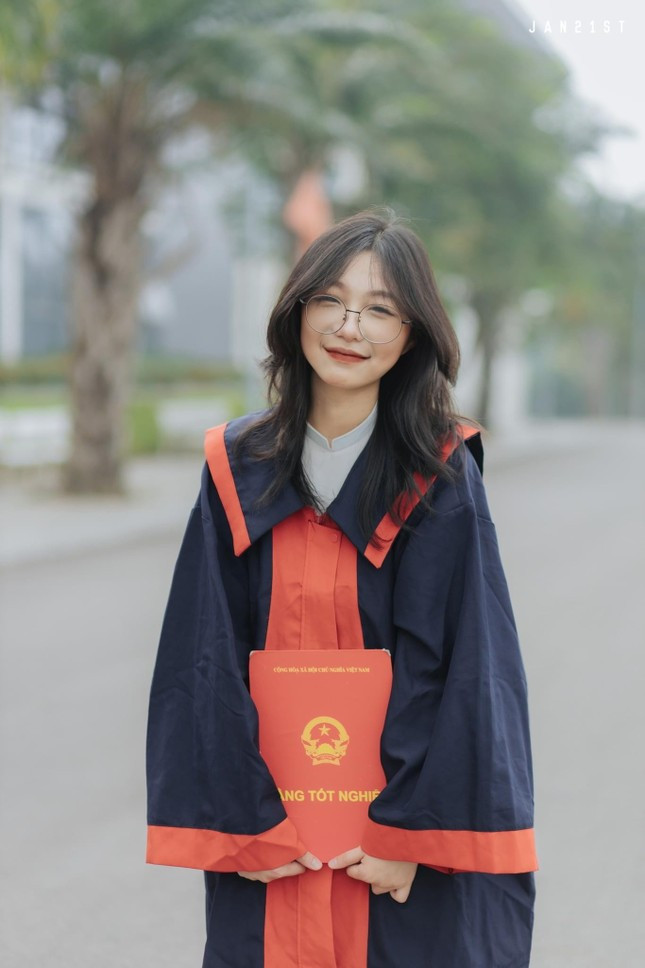 TikToker Nguyễn Thị Minh Hạnh đã ra đi mãi mãi ở tuổi 19. TikToker Nguyễn Thị Minh Hạnh đã ra đi mãi mãi ở tuổi 19.