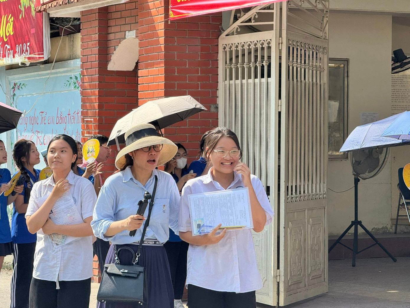 Thí sinh tại điểm thi trường THPT Việt Nam - Ba Lan. (Ảnh: Linh Phương)