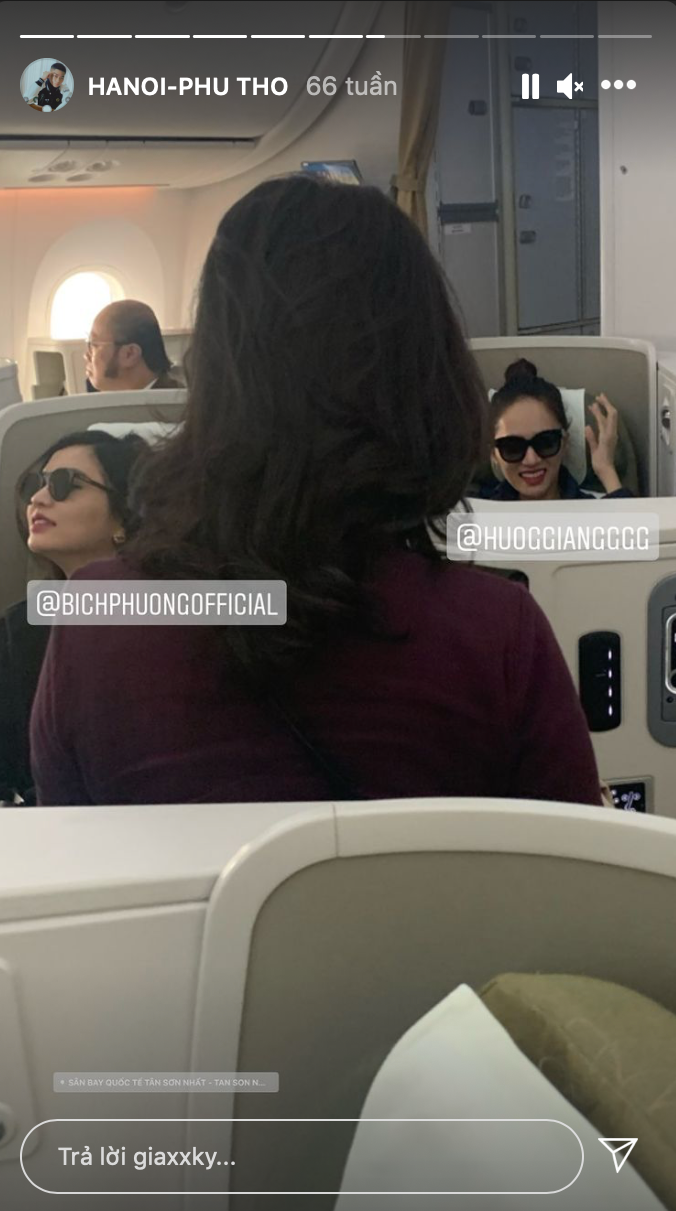 Cậu bạn cũng thường xuyên check-in trên máy bay hạng thương gia.