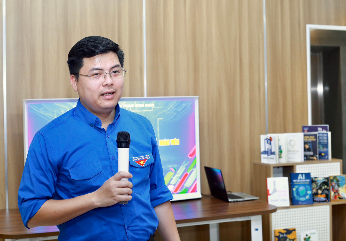 Đồng chí Hoàng Đức Nam, Bí thư Đoàn thanh niên cơ quan Trung ương Đoàn phát biểu tại lễ ra mắt. Đồng chí Hoàng Đức Nam, Bí thư Đoàn thanh niên cơ quan Trung ương Đoàn phát biểu tại lễ ra mắt.