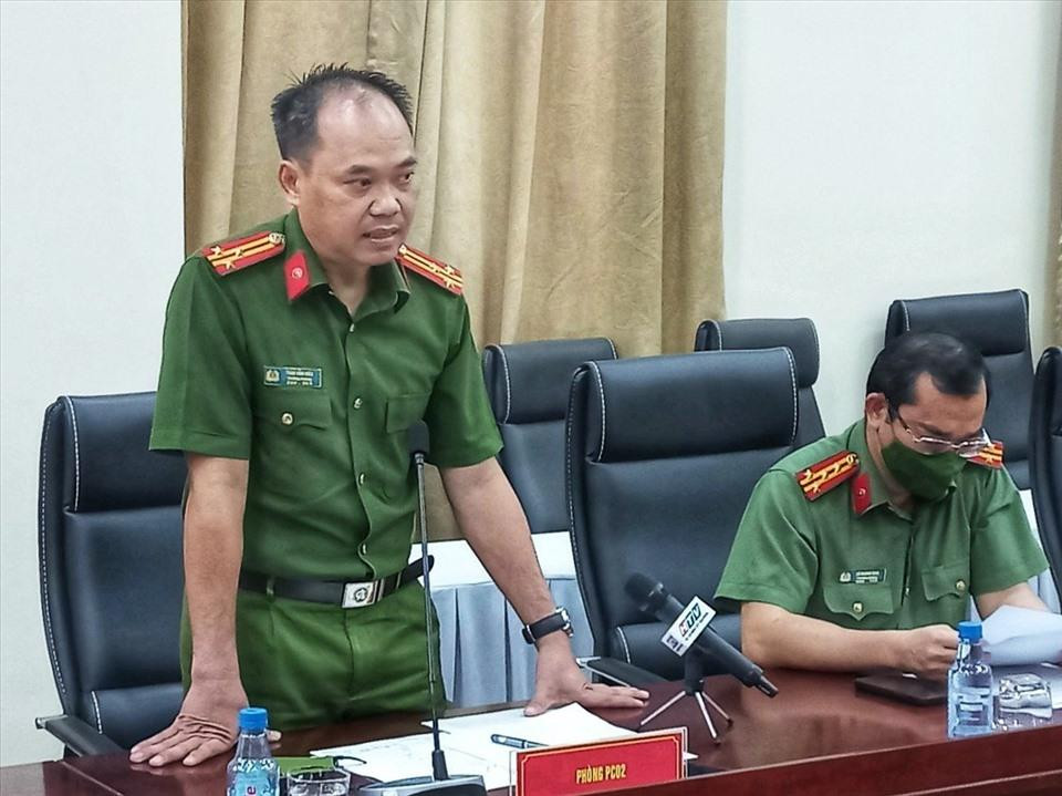 Thượng tá Trần Văn Hiếu, Trưởng Phòng cảnh sát hình sự Công an TP.HCM cung cấp thông tin. (Ảnh: Lao Động) Thượng tá Trần Văn Hiếu, Trưởng Phòng cảnh sát hình sự Công an TP.HCM cung cấp thông tin. (Ảnh: Lao Động)
