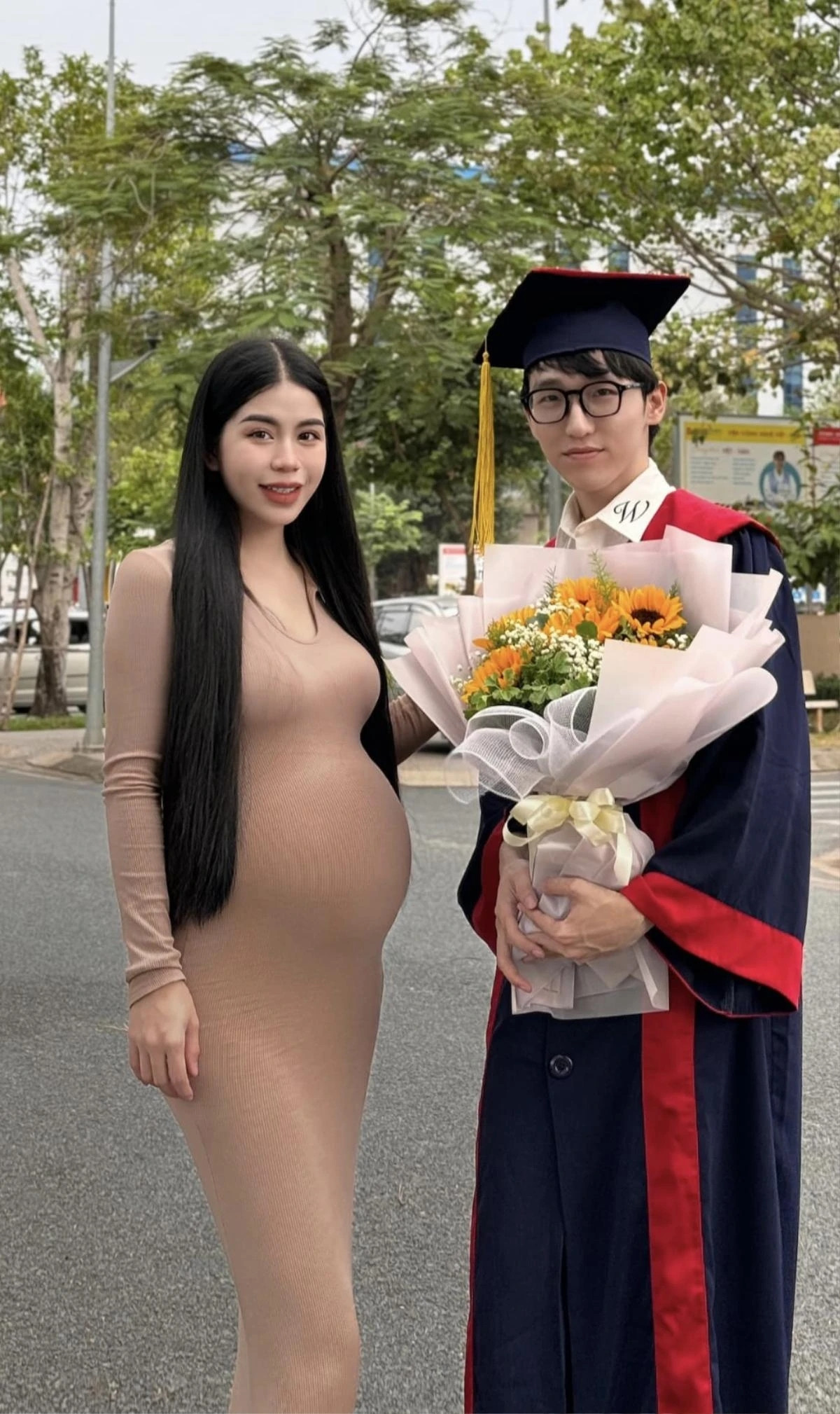 Hằng Du Mục và em trai Minh Hiển. Hằng Du Mục và em trai Minh Hiển.