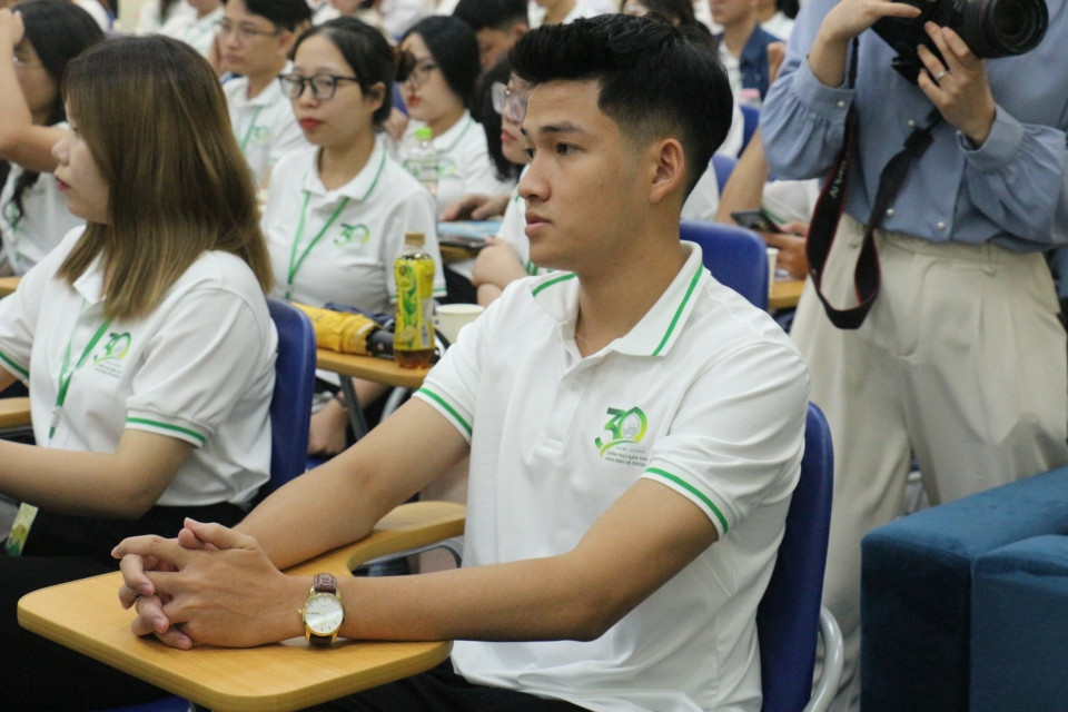 Sinh viên Giáp Lê Hoàng (Trường Quốc tế, ĐHQGHN) - Học viên Trại Hè. Sinh viên Giáp Lê Hoàng (Trường Quốc tế, ĐHQGHN) - Học viên Trại Hè.