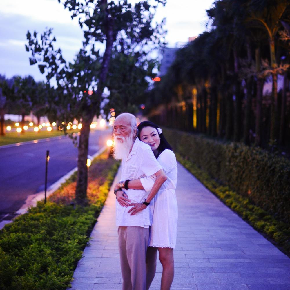 Cô Văn Thùy Dương là con gái của cố nhà giáo Văn Như Cương. (Ảnh: FBNV) Cô Văn Thùy Dương là con gái của cố nhà giáo Văn Như Cương. (Ảnh: FBNV)