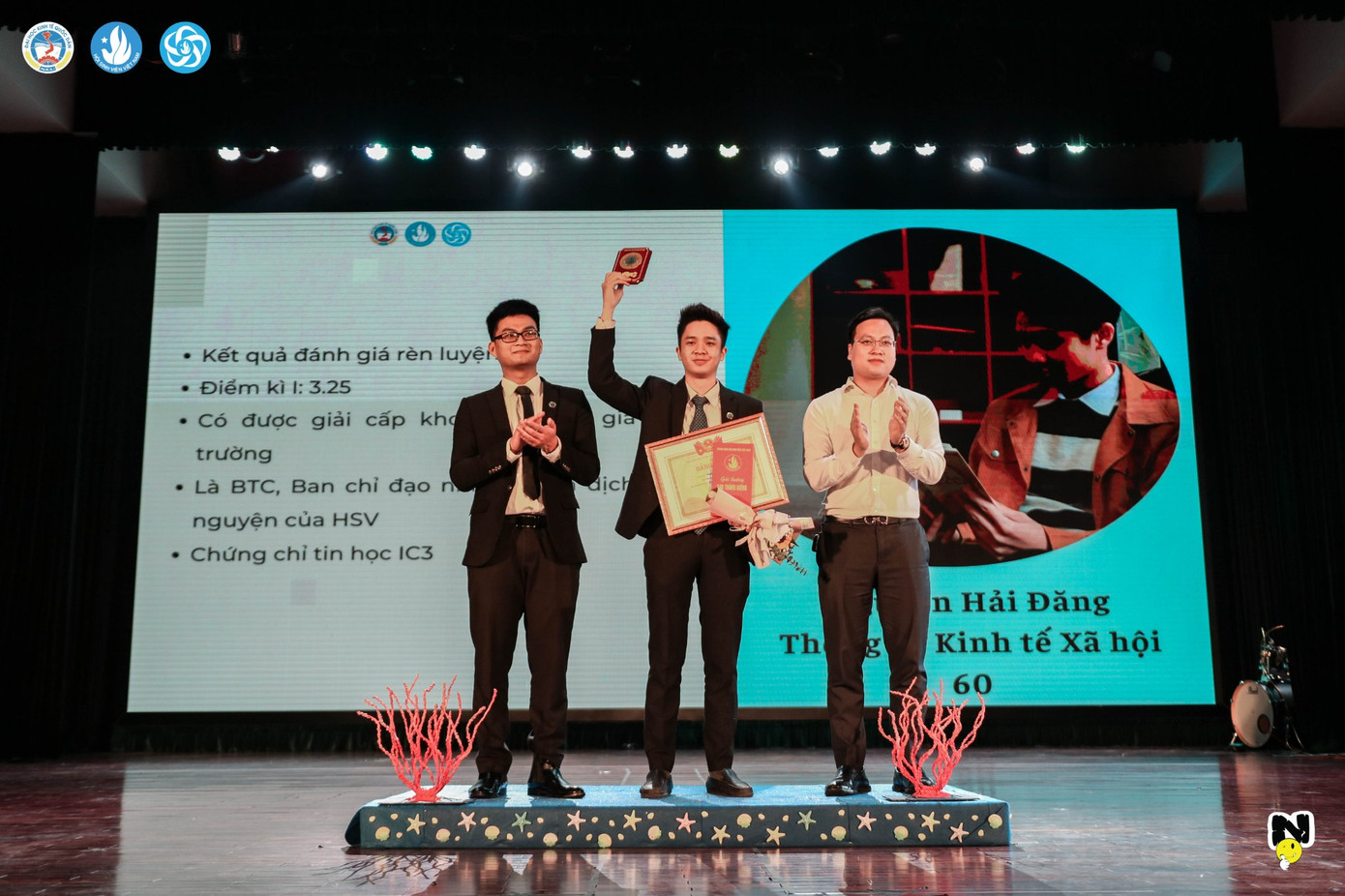 Nguyễn Hải Đăng - Phó Chủ tịch Hội Sinh viên K60 vinh dự nhận giải thưởng Sao Tháng Giêng cấp Thành Phố.