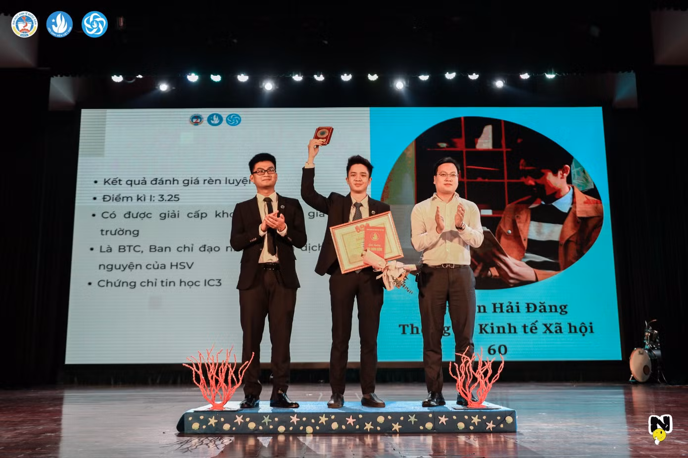 Nguyễn Hải Đăng - Phó Chủ tịch Hội Sinh viên K60 vinh dự nhận giải thưởng Sao Tháng Giêng cấp Thành Phố.