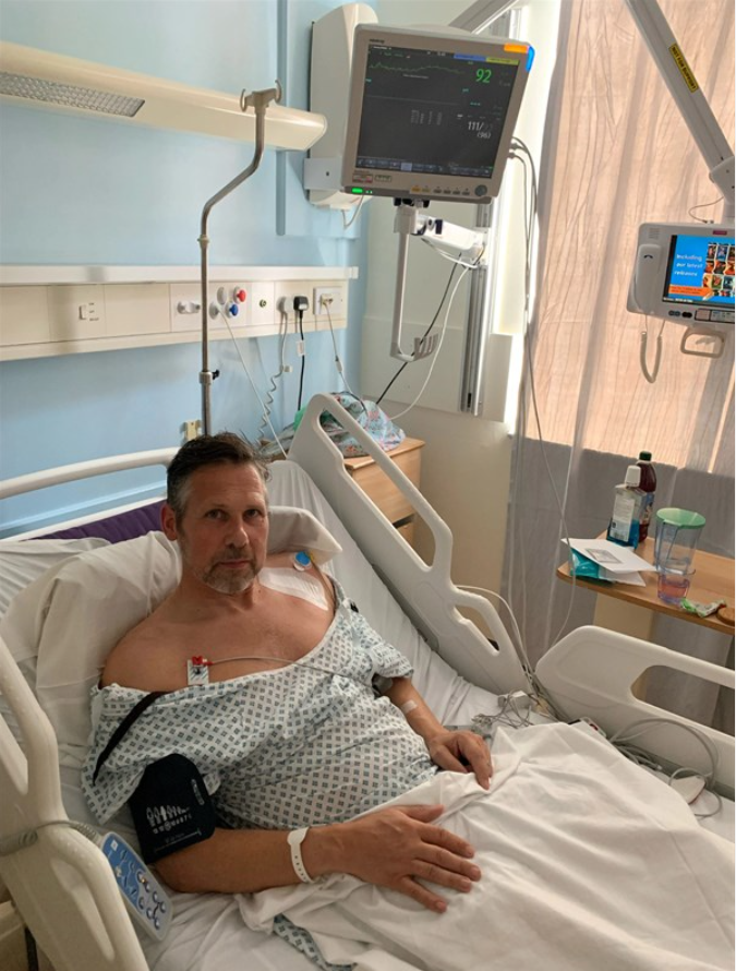 Ông David Last trong bệnh viện. Ông David Last trong bệnh viện.