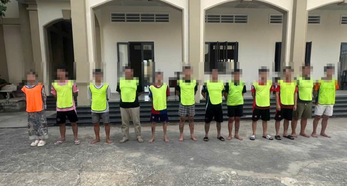 Nhóm đối tượng lừa đảo trên mạng bị bắt giữ. (Ảnh: BSG)