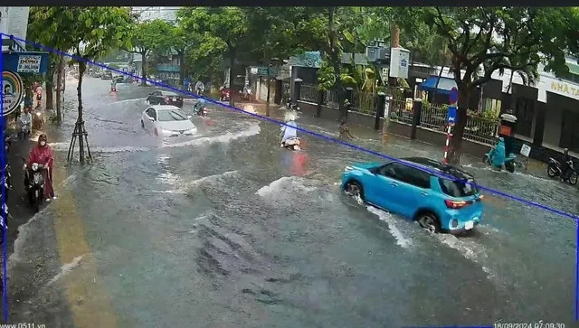Camera ghi lại ngập úng trên nhiều tuyến đường ở TP Đà Nẵng. (Ảnh: Phát triển Đà Nẵng)