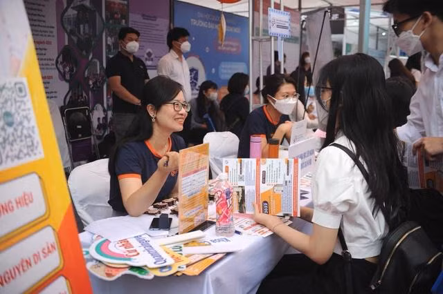 Ngày hội tư vấn tuyển sinh - hướng nghiệp 2022. (Ảnh: TTXVN)