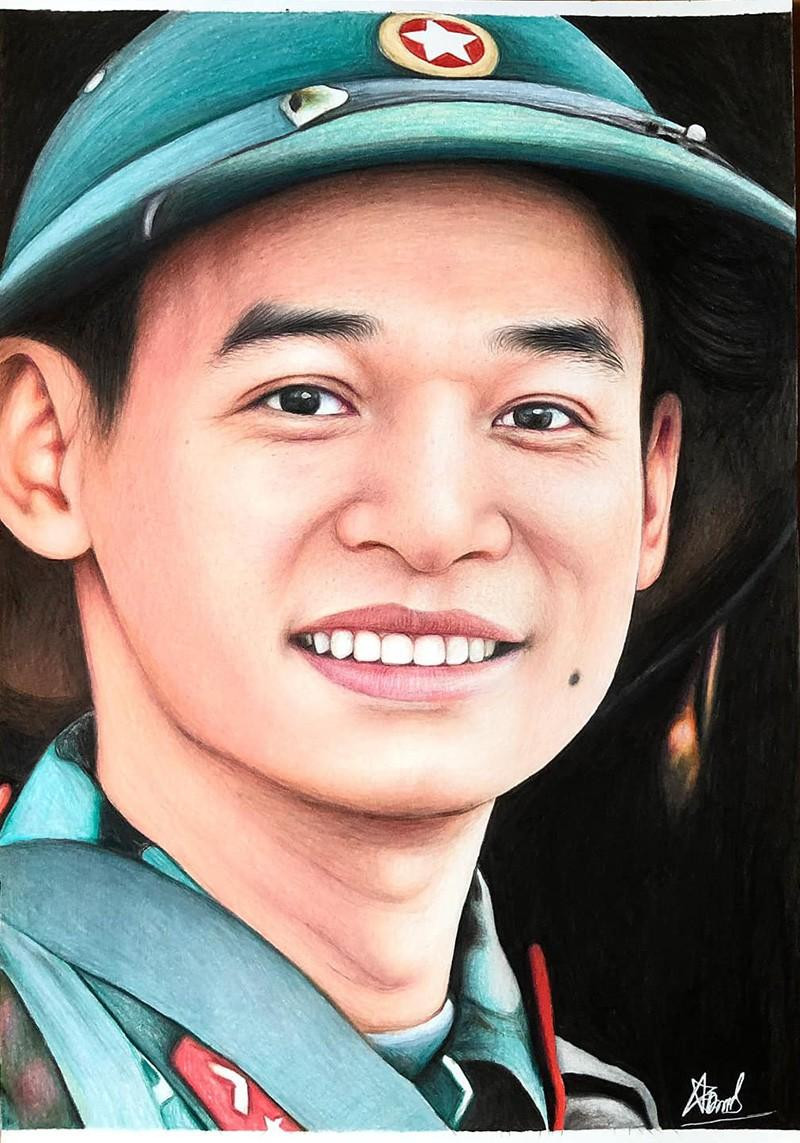 Bức tranh vẽ Binh nhì Phùng Thanh Độ trở nên sinh động hơn khi được đổ màu.