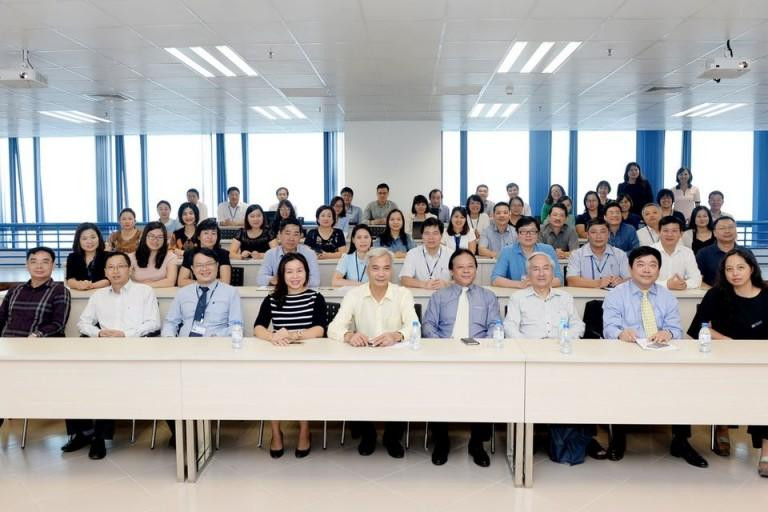 Các thầy cô giảng viên NEU tận tình, tâm lý.