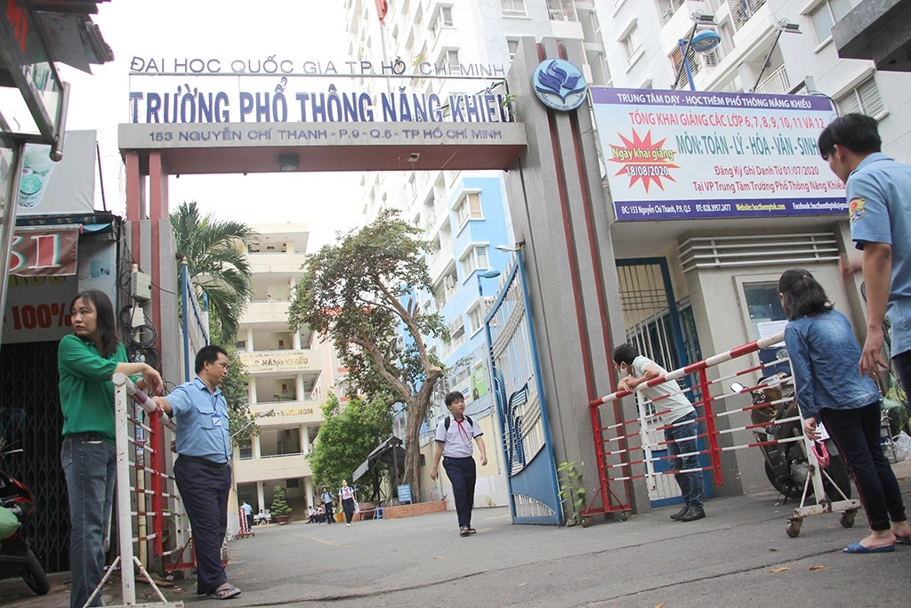 Trường PTNK nói không với việc sử dụng điện thoại trong giờ học.