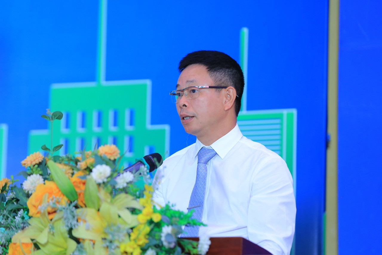 Nhà báo Phùng Công Sưởng, Phó tổng biên tập phụ trách Báo Tiền Phong, Trưởng ban tổ chức cuộc thi phát biểu. Ảnh: Trọng Tài Nhà báo Phùng Công Sưởng, Phó tổng biên tập phụ trách Báo Tiền Phong, Trưởng ban tổ chức cuộc thi phát biểu. Ảnh: Trọng Tài