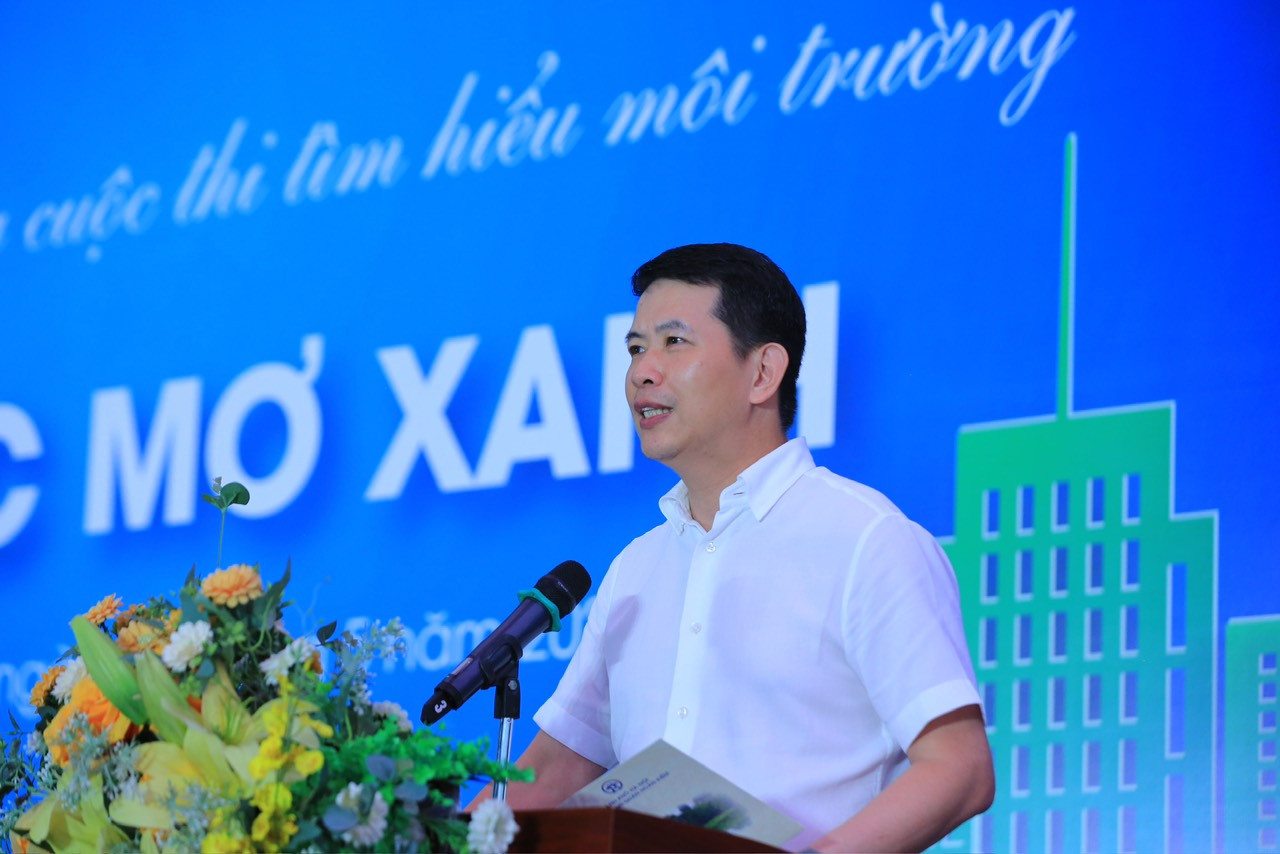 Ông Phạm Tuấn Long, Chủ tịch UBND quận Hoàn Kiếm phát biểu. Ảnh: Trọng Tài