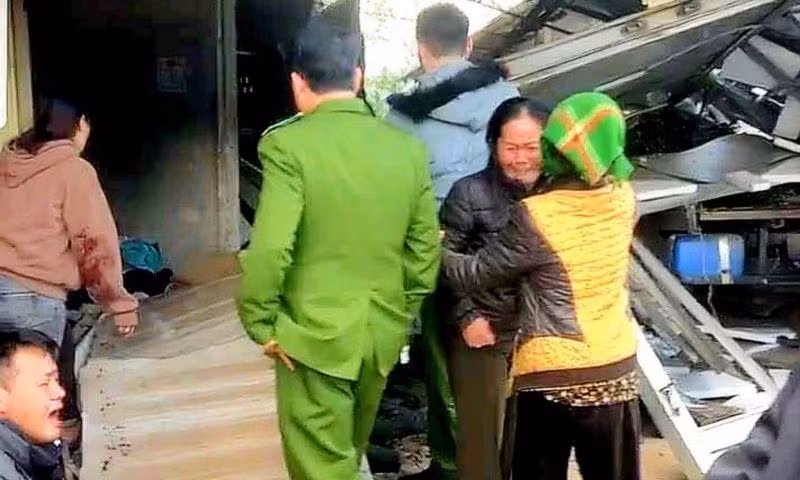 Hình ảnh tại hiện trường vụ tai nạn. (Ảnh cắt từ clip)