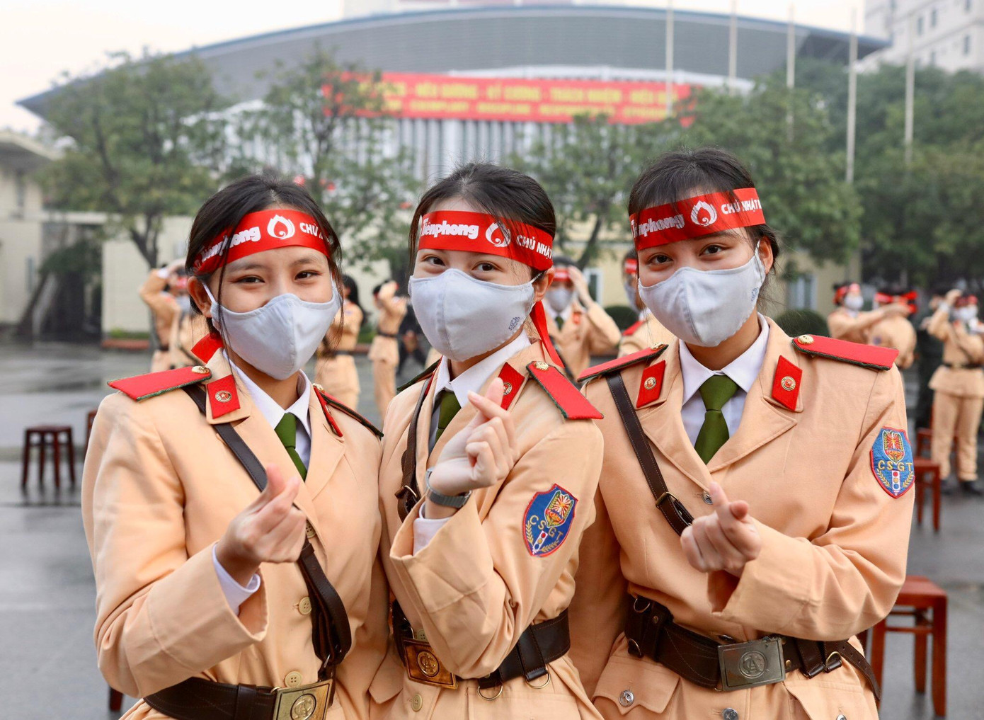 Các nữ học viên của Học viện Cảnh sát Nhân dân hào hứng tham gia Chủ nhật Đỏ 2022. Các nữ học viên của Học viện Cảnh sát Nhân dân hào hứng tham gia Chủ nhật Đỏ 2022.