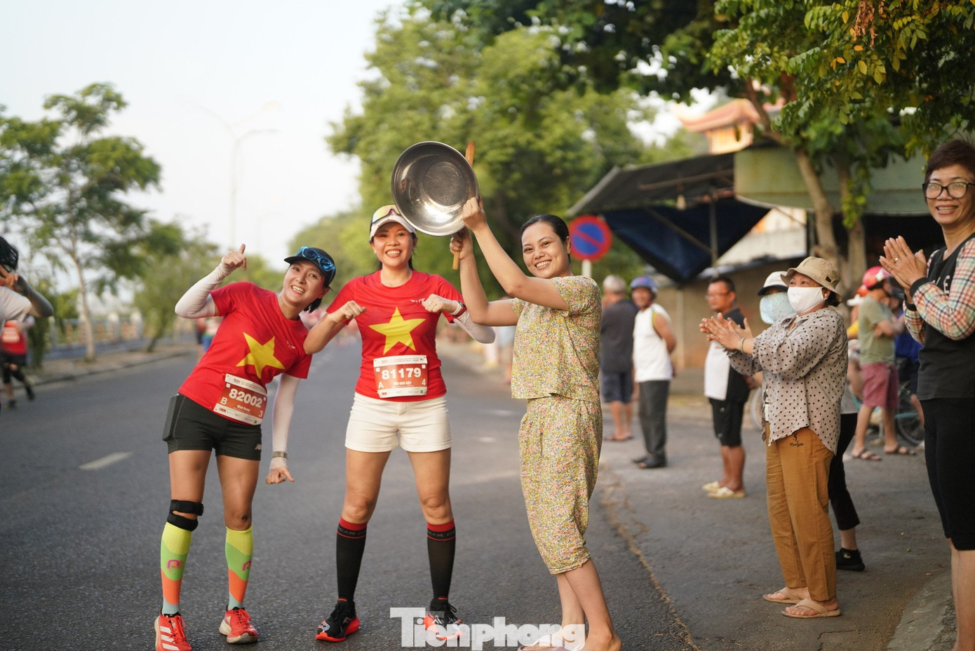 Sự thân thiện và nhiệt tình cổ vũ của người dân Phú Yên đã mang đến sự tiếp sức cho nhiều vận động viên.