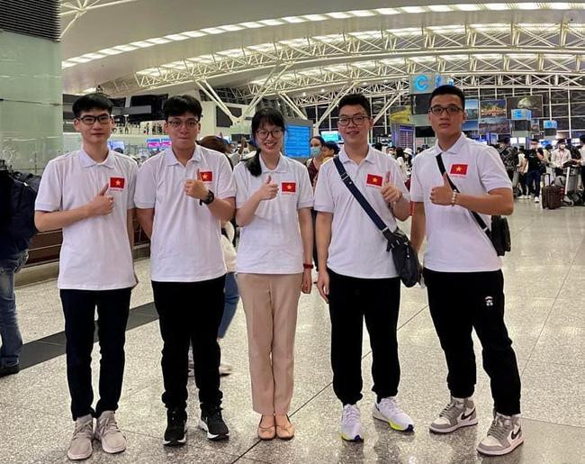 Các bạn học sinh Việt Nam tham dự kỳ thi.