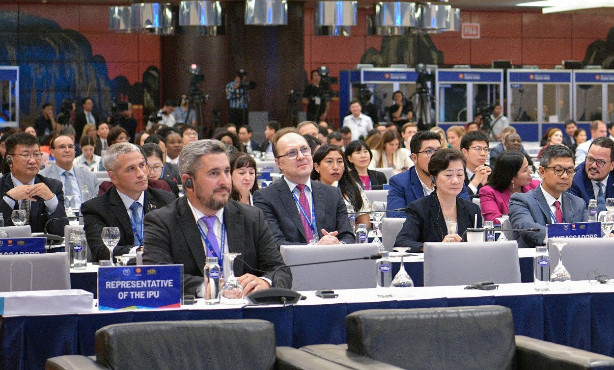 Các đồng chí lãnh đạo, đại biểu các nước tham dự Lễ Bế mạc.