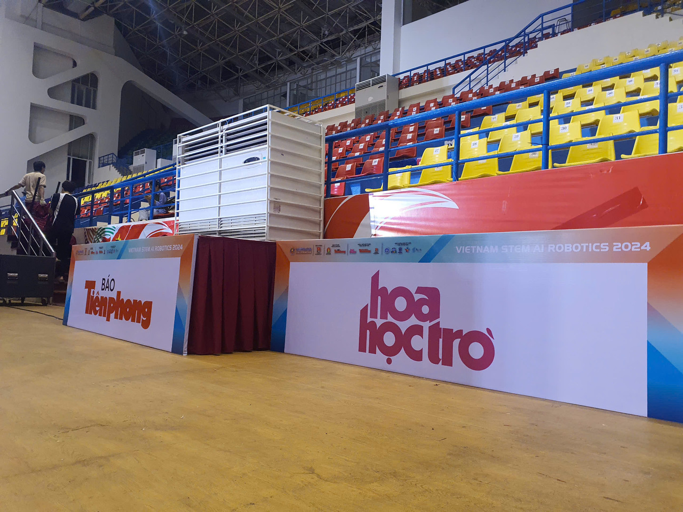 Địa điểm diễn ra giải đấu đang được hoàn thiện những khâu cuối cùng, sẵn sàng đón thí sinh vào ngày mai. Địa điểm diễn ra giải đấu đang được hoàn thiện những khâu cuối cùng, sẵn sàng đón thí sinh vào ngày mai.