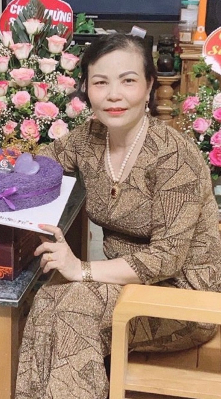 Bức ảnh hiếm hoi của mẹ mà Ngọc Anh còn giữ lại được, do điện thoại bị hỏng. Bức ảnh hiếm hoi của mẹ mà Ngọc Anh còn giữ lại được, do điện thoại bị hỏng.