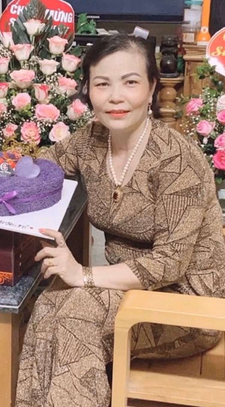 Bức ảnh hiếm hoi của mẹ mà Ngọc Anh còn giữ lại được, do điện thoại bị hỏng.