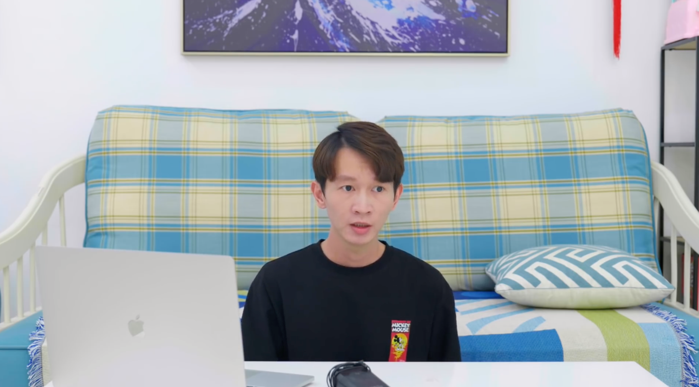 Tiểu Bảo Bảo - thành viên trong ê-kíp của kênh YouTube Thơ Nguyễn. Tiểu Bảo Bảo - thành viên trong ê-kíp của kênh YouTube Thơ Nguyễn.