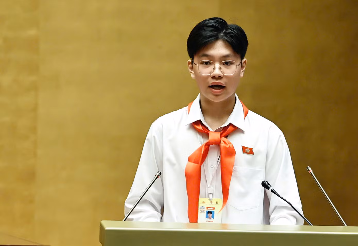 Chủ tịch “Quốc hội trẻ em” Lê Gia Vinh phát biểu khai mạc phiên họp. Chủ tịch “Quốc hội trẻ em” Lê Gia Vinh phát biểu khai mạc phiên họp.