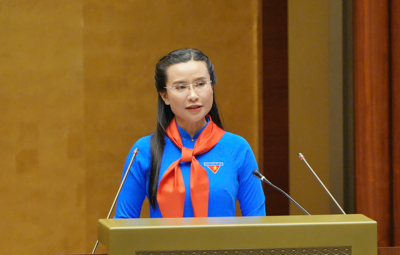 Đồng chí Nguyễn Phạm Duy Trang, Bí thư Trung ương Đoàn, Chủ tịch Hội đồng Đội Trung ương, Trưởng Ban Tổ chức phiên họp phát biểu tại Phiên chất vấn.