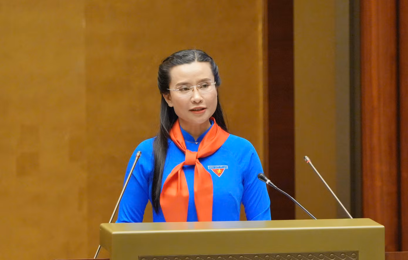 Đồng chí Nguyễn Phạm Duy Trang, Bí thư Trung ương Đoàn, Chủ tịch Hội đồng Đội Trung ương, Trưởng Ban Tổ chức phiên họp phát biểu tại Phiên chất vấn. Đồng chí Nguyễn Phạm Duy Trang, Bí thư Trung ương Đoàn, Chủ tịch Hội đồng Đội Trung ương, Trưởng Ban Tổ chức phiên họp phát biểu tại Phiên chất vấn.
