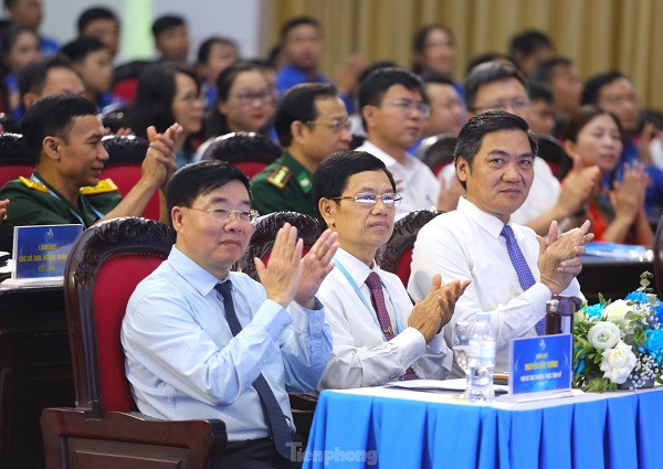 Các đồng chí lãnh đạo tham dự Đại hội. (Ảnh: TPO)