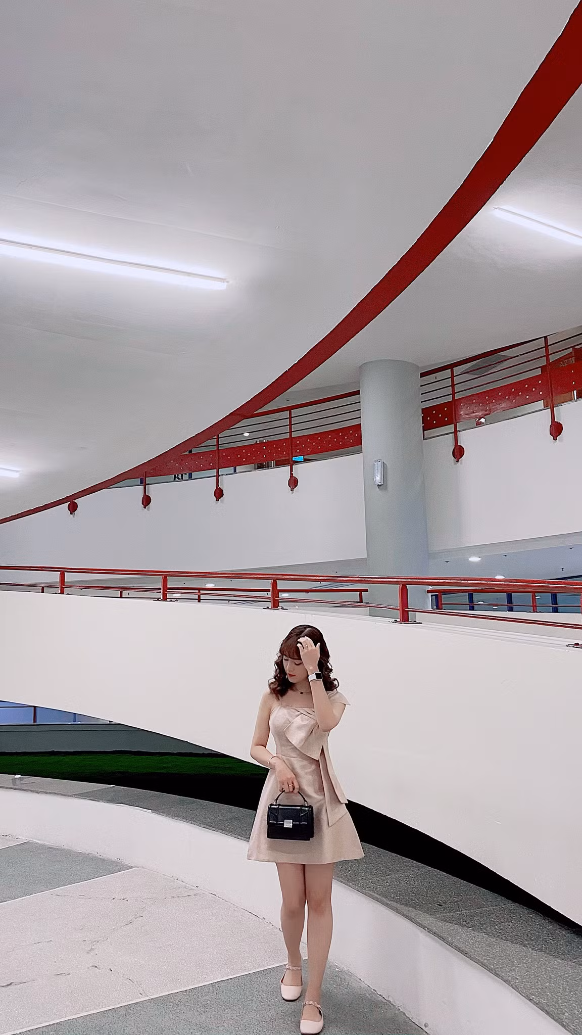 Thuỳ Linh đang học tại trường Đại học Kinh tế Quốc dân. (Ảnh: FBNV)
