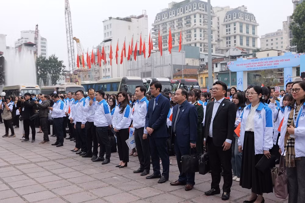 Đại biểu tham dự Triển lãm. Đại biểu tham dự Triển lãm.