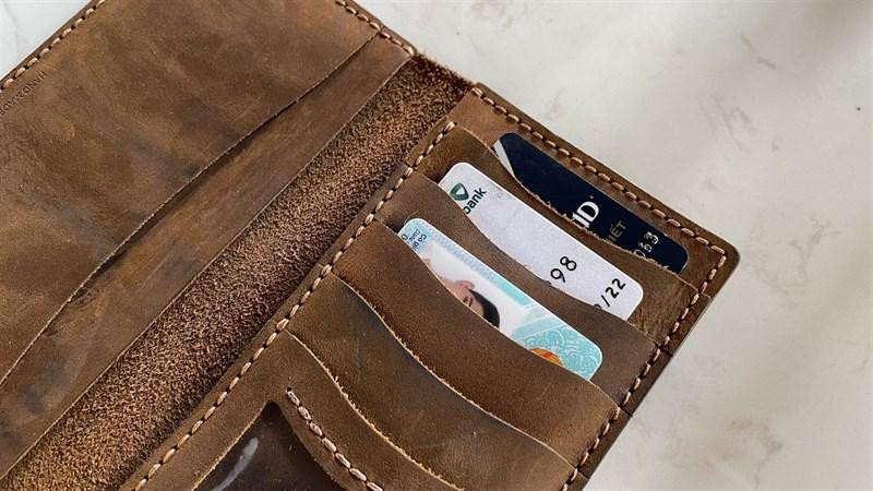 Bạn có thể bỏ thẻ vào ví một cách dễ dàng hơn rất nhiều.