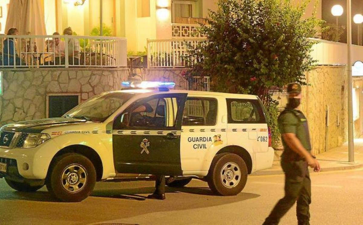 Lực lượng bảo vệ dân sự (Guardia Civil) của Tây Ban Nha. (Ảnh: Nhật báo Majorca) Lực lượng bảo vệ dân sự (Guardia Civil) của Tây Ban Nha. (Ảnh: Nhật báo Majorca)