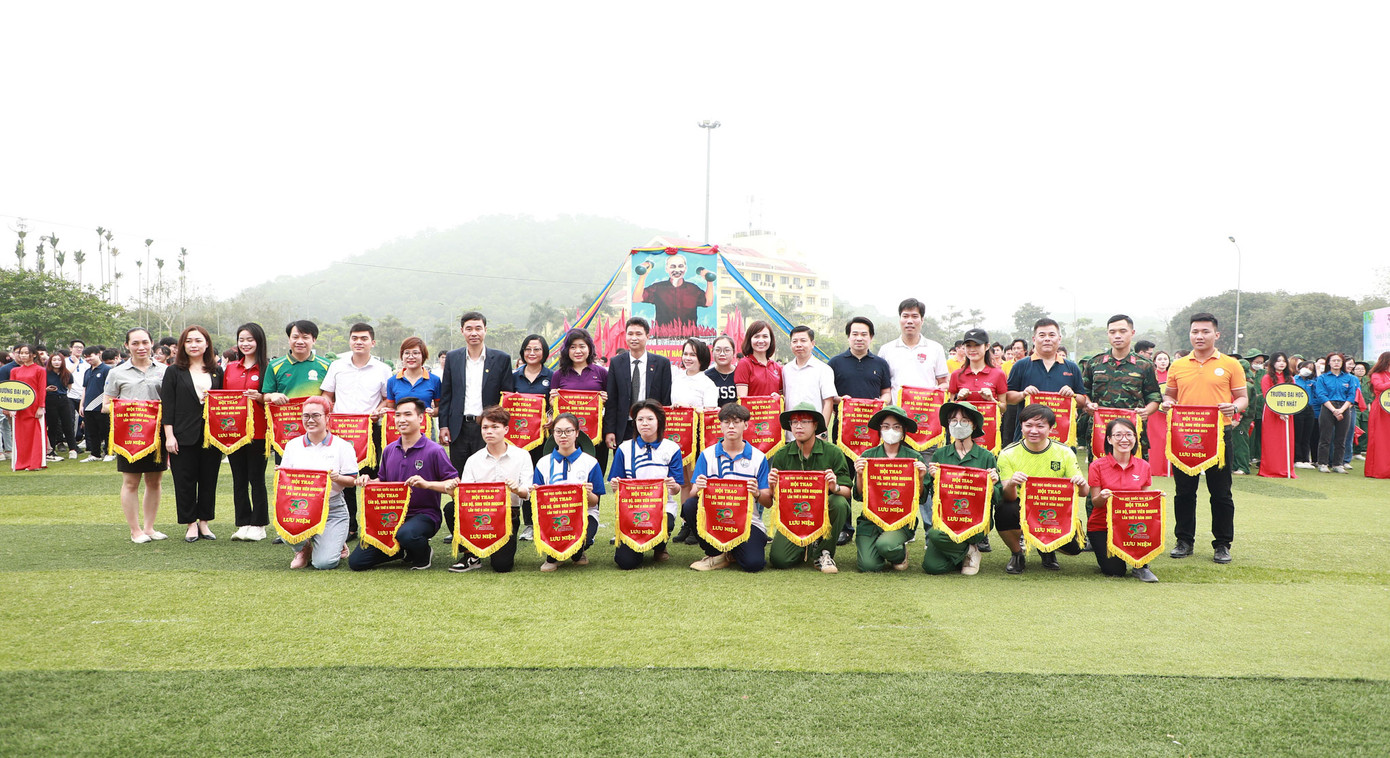 Khai mạc Hội thao cán bộ, học sinh sinh viên Đại học Quốc gia Hà Nội.