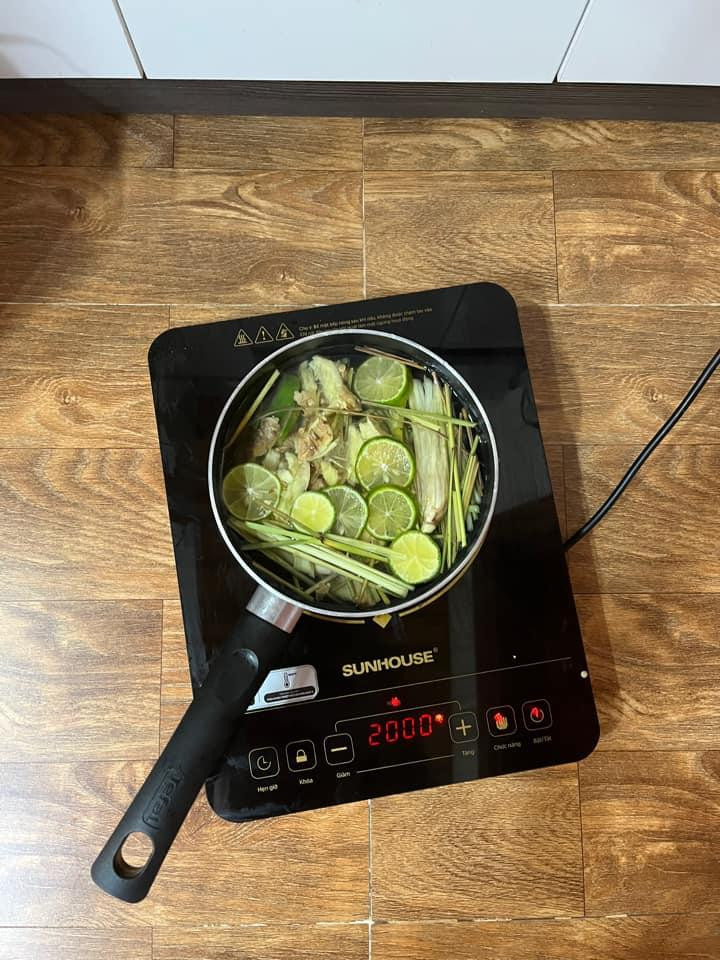 Hình ảnh chụp nồi nước xông trở thành một trong những "hot trend" trên mạng xã hội dịp sau Tết Nguyên đán. (Ảnh: Huyền Phương Hoàng)