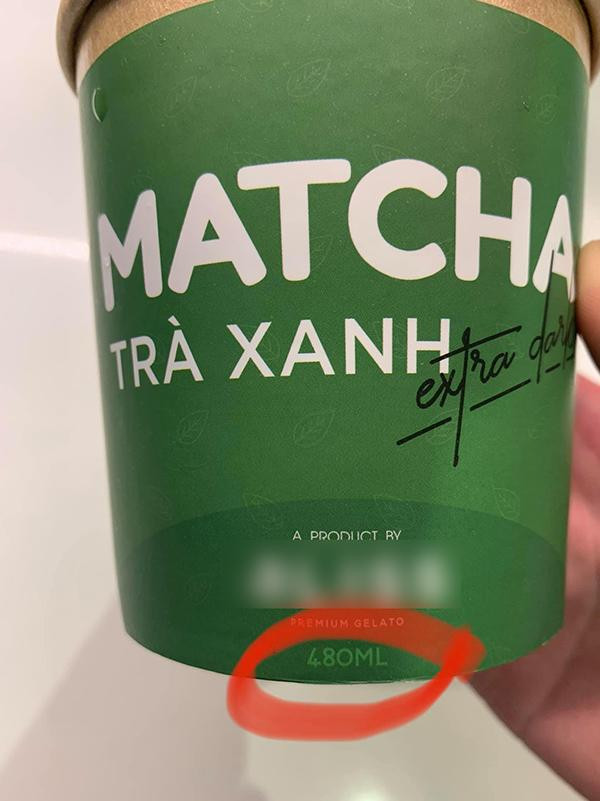Bao bì hộp kem ghi dung tích 480ml nhưng trên thực tế chỉ chứa được khoảng 420ml.