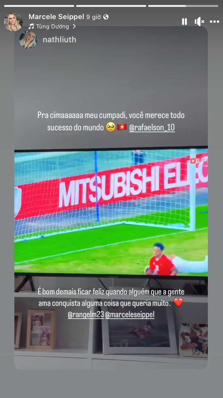 Vợ của Xuân Son cũng có mặt tại sân Việt Trì để cổ vũ cho anh. Xuân Son kết hôn với Marcele Seippel (người Brazil) vào tháng 1/2018. Cô đã chuyển đến Việt Nam sinh sống cùng chồng.