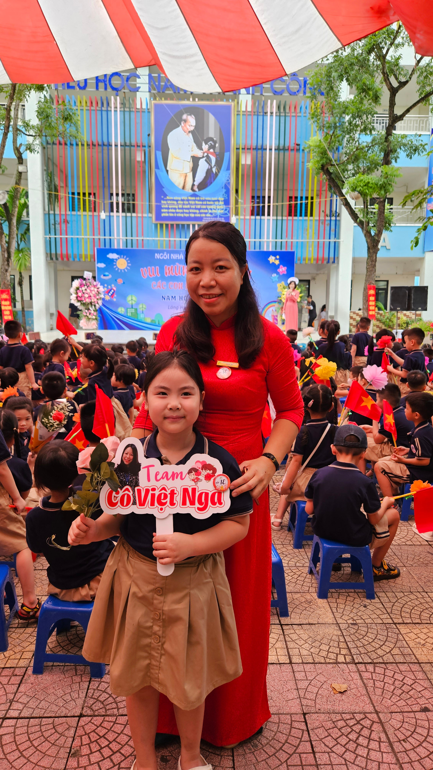 Các bạn học sinh háo hức khi lần đầu được tham dự chương trình. Các bạn học sinh háo hức khi lần đầu được tham dự chương trình.